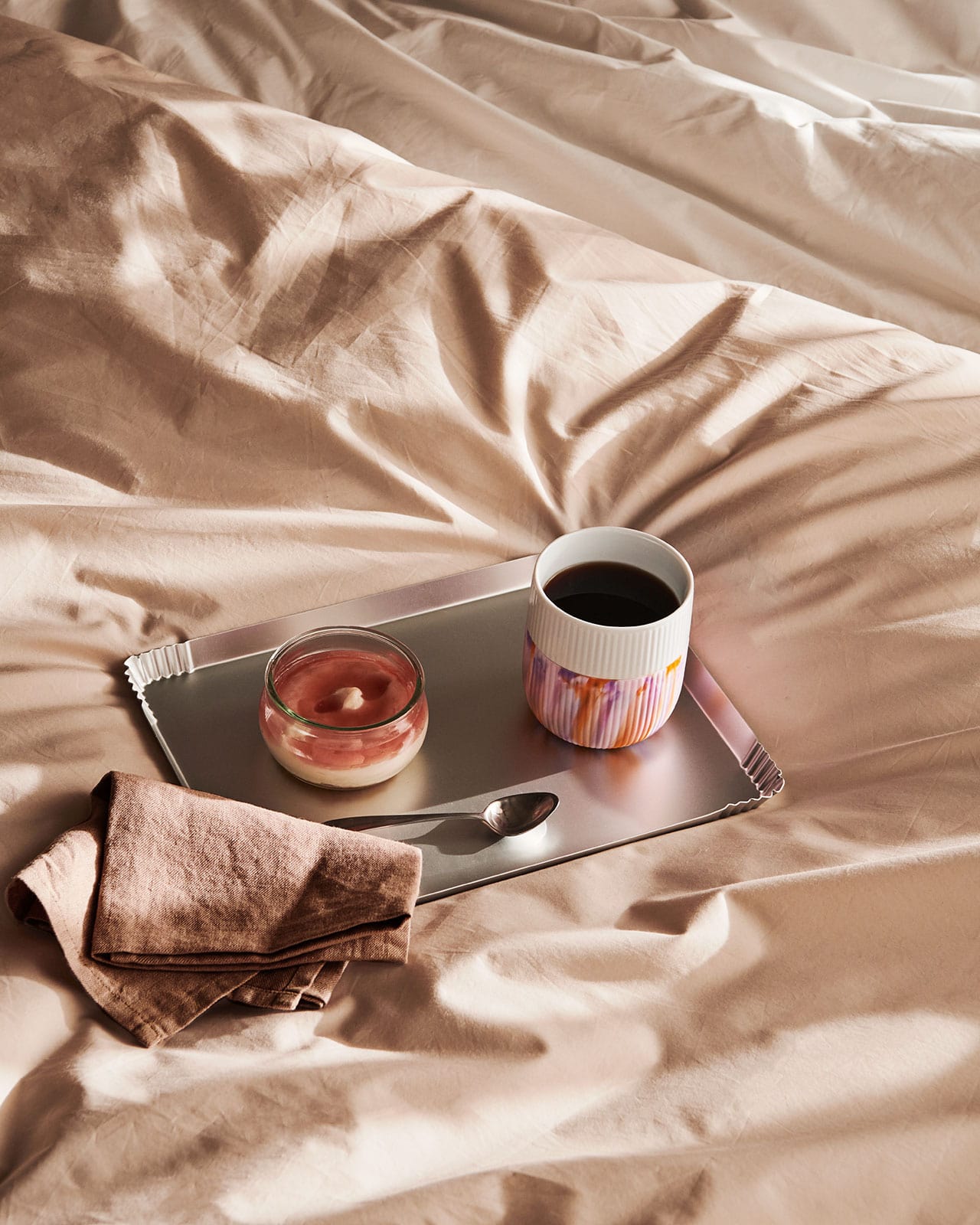 Royal Copenhagen Gerippt Contrast Becher Marble Morning Sky
