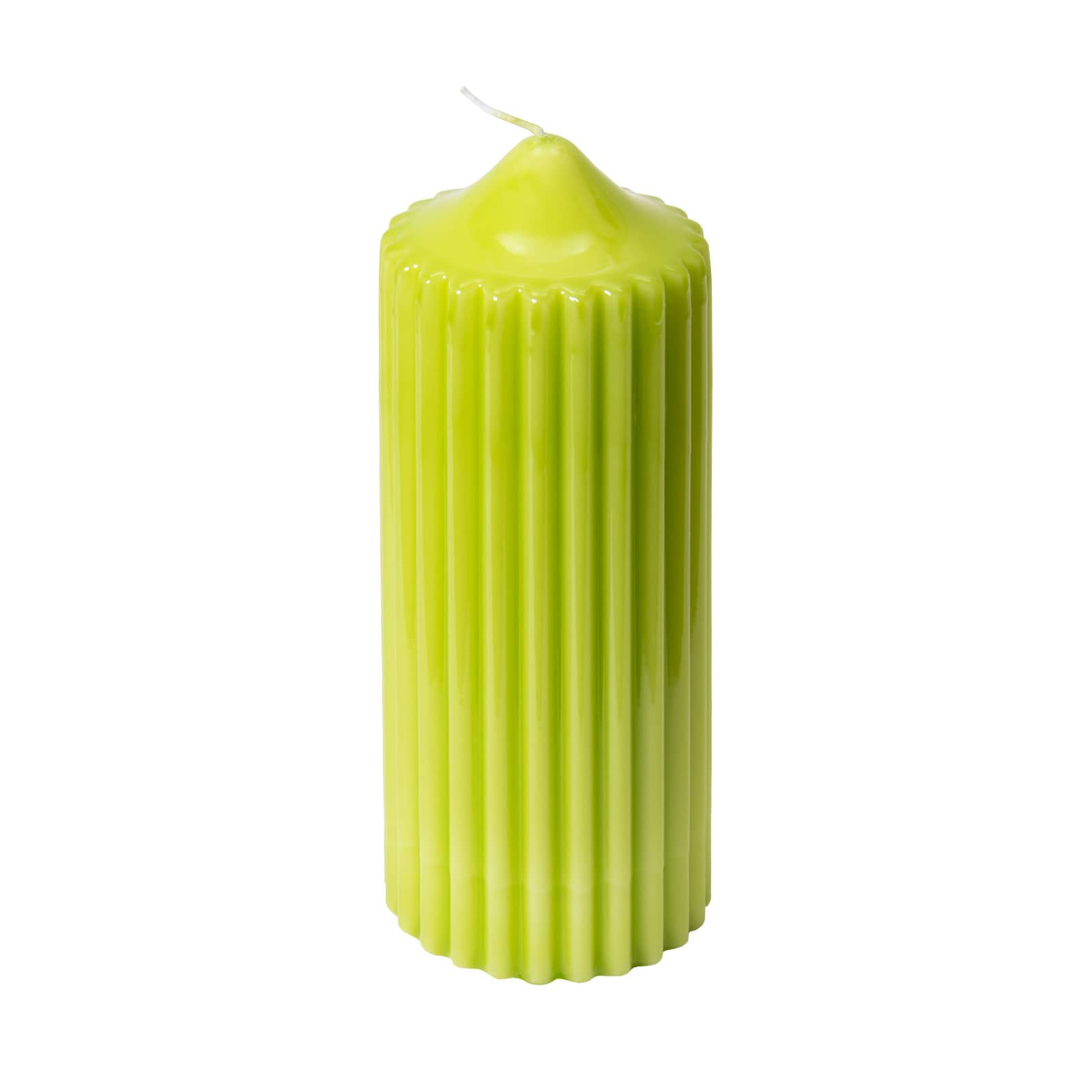 Die gelackte Rillenkerze limette von Engels Kerzen ist eine gerillte Stumpenkerze überzogen mit gelbgrünem Glanzlack.