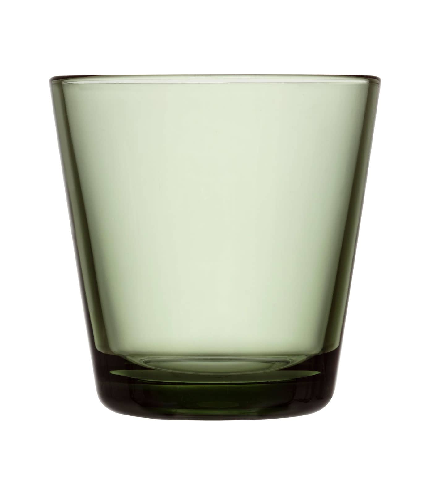 Das Kartio Glas in tannengrün von iittala hat die klassische konische Form. Es ist in einem rauchigen Grün gehalten.