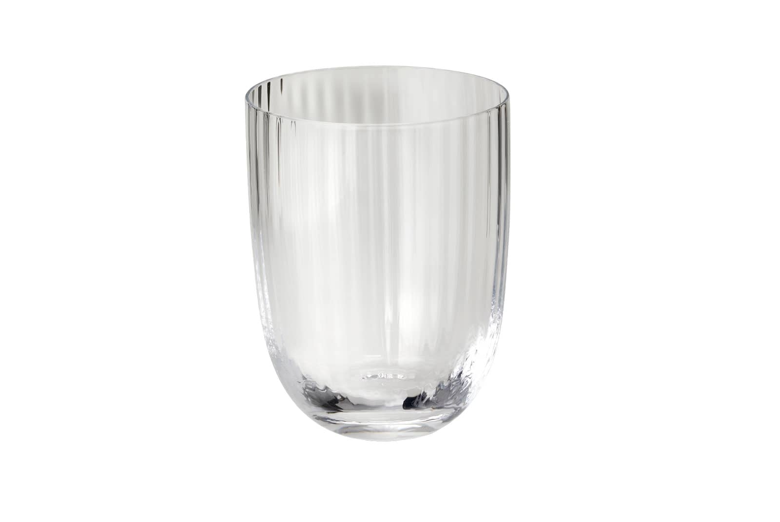 Das Como Glas 0,25ltr. klar ist ein leicht geschwungenes Trinkglas, das eine subtile Rillenstruktur hat.