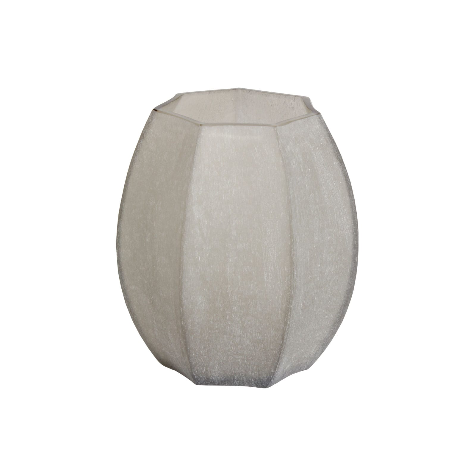 Die Koonam Vase S smokegrey von Guaxs ist siebeneckig und doch bauchig. Sie besteht aus rauchgrauem Glas.