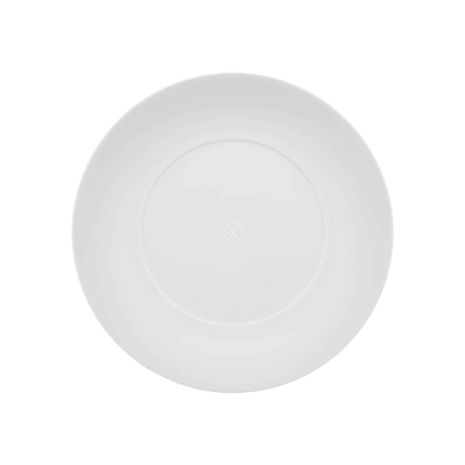 Der Cosmopolitan weiß Frühstücksteller von Meissen besteht aus weißem Porzellan. In der Mitte des Spiegels befindet sich ein Relief des Meissen Markenzeichens, den gekreuzten Schwertern.