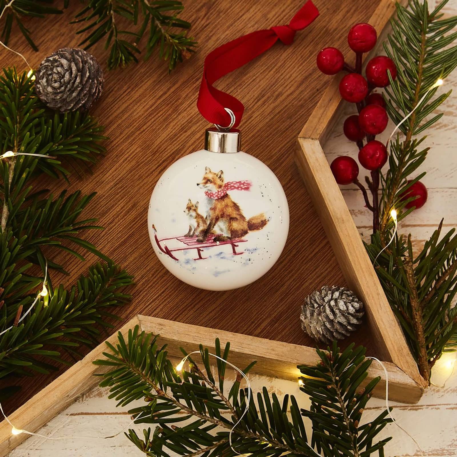 Royal Worcester Wrendale Designs Weihnachtskugel Sleigh Ride