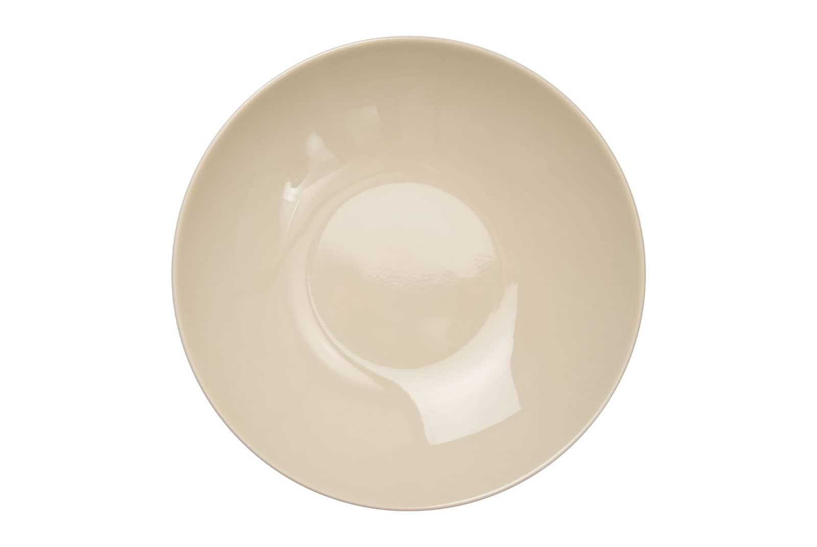 Der Dibbern One Color sand Suppenteller ist ein tiefer Porzellanteller mit beigefarbener Glasur.